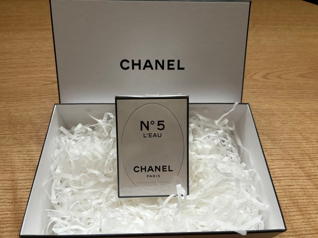シャネル N°5 ロー オードゥ トワレット D フレグランス ホリデー