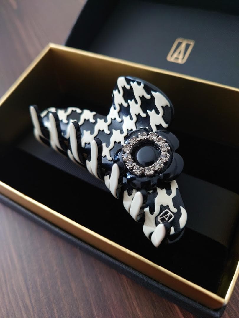 美品 アレクサンドルドゥパリ スワロフスキー ハウンドトゥース