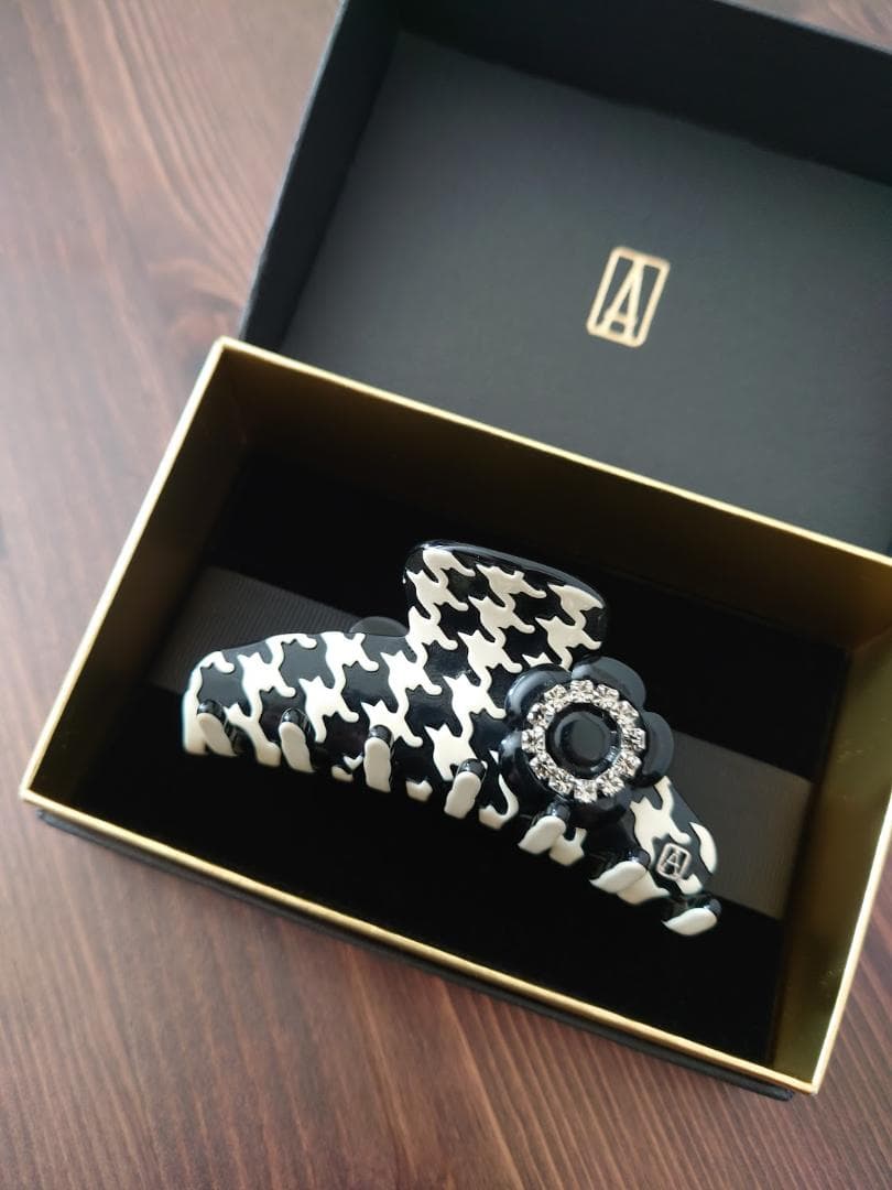 美品 アレクサンドルドゥパリ スワロフスキー ハウンドトゥース