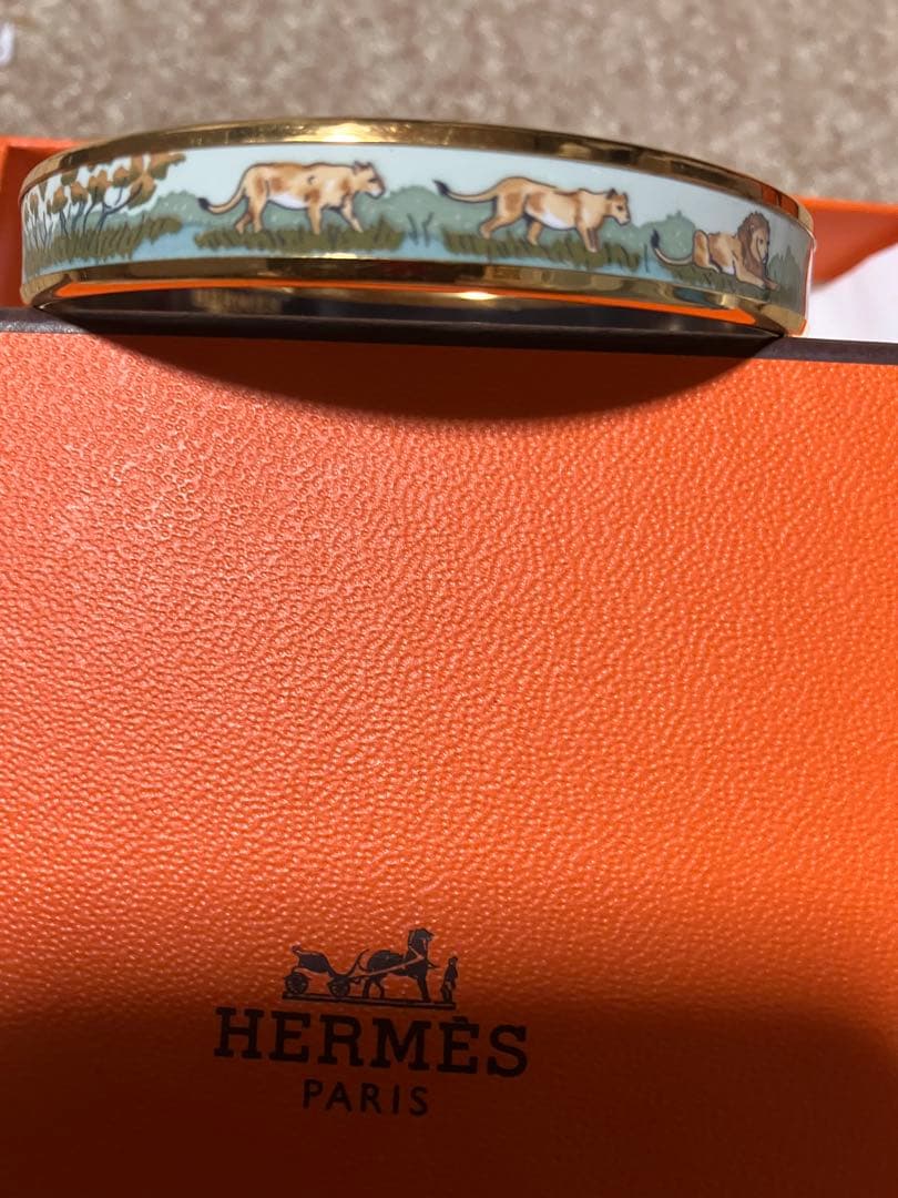 HERMES 動物柄 バングル