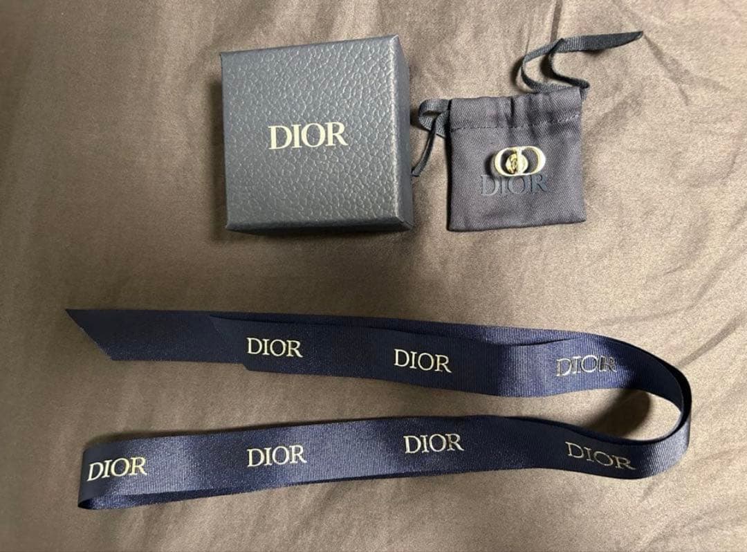 Dior CD ICON ブローチ シルバー