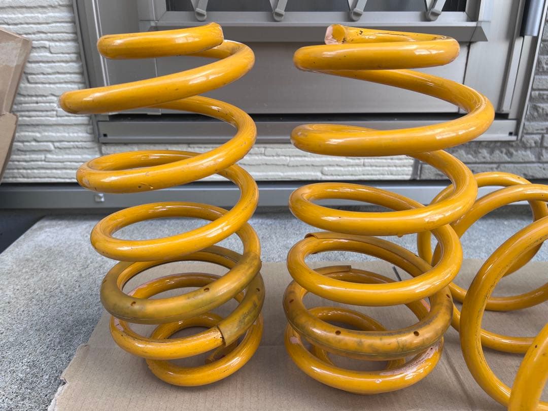 【モデリスタ】ヴォクシー/ノア80系 ローダウンスプリングD2480-44010