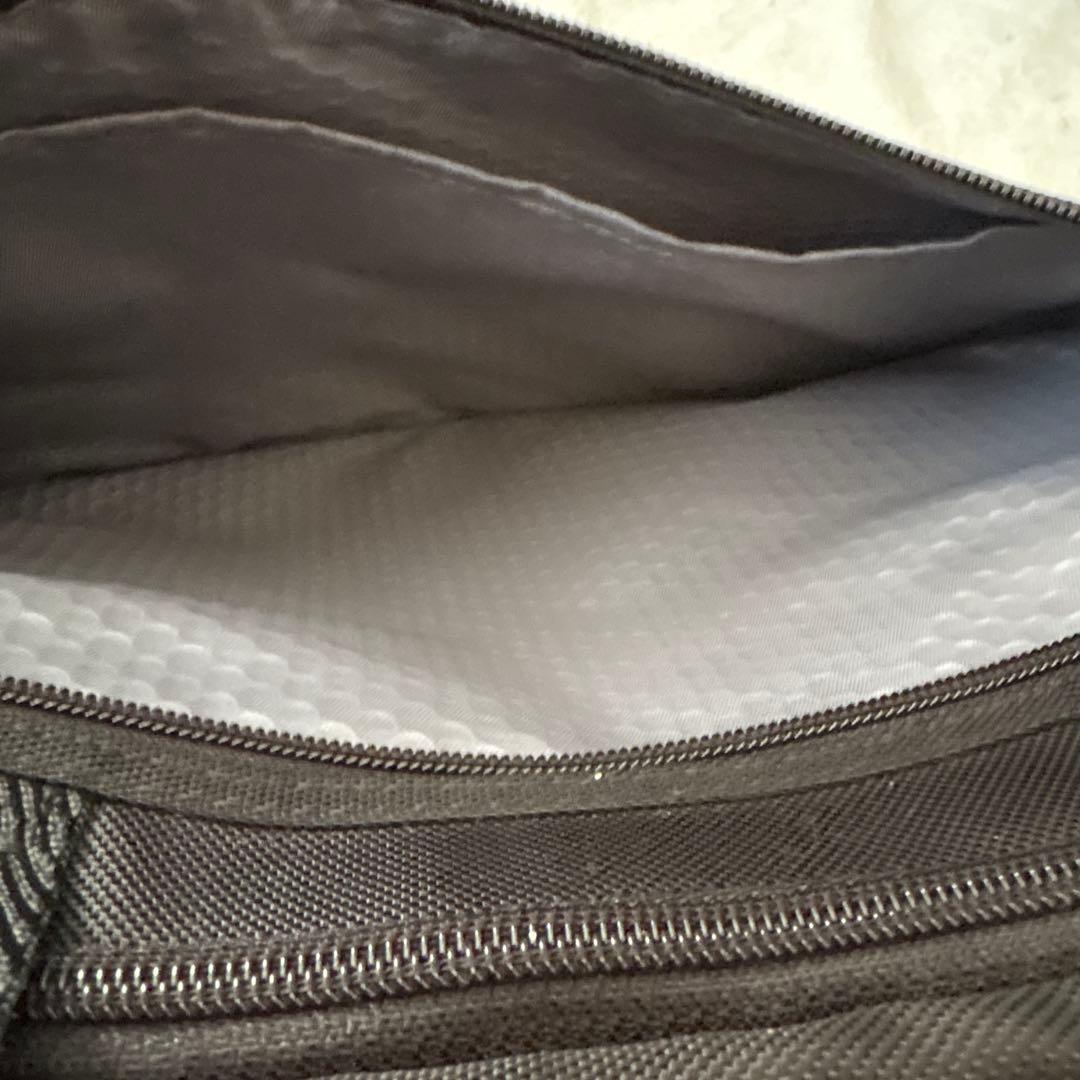 未使用級✨トゥミ ボストンバッグ ブラック 黒　2WAY チャーム