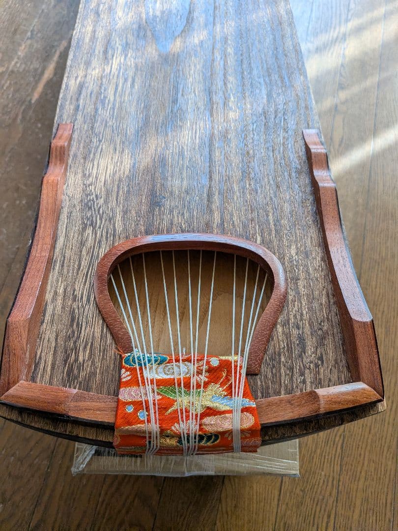 伝統的な13弦琴 　送料無料！和楽器　伝統楽器