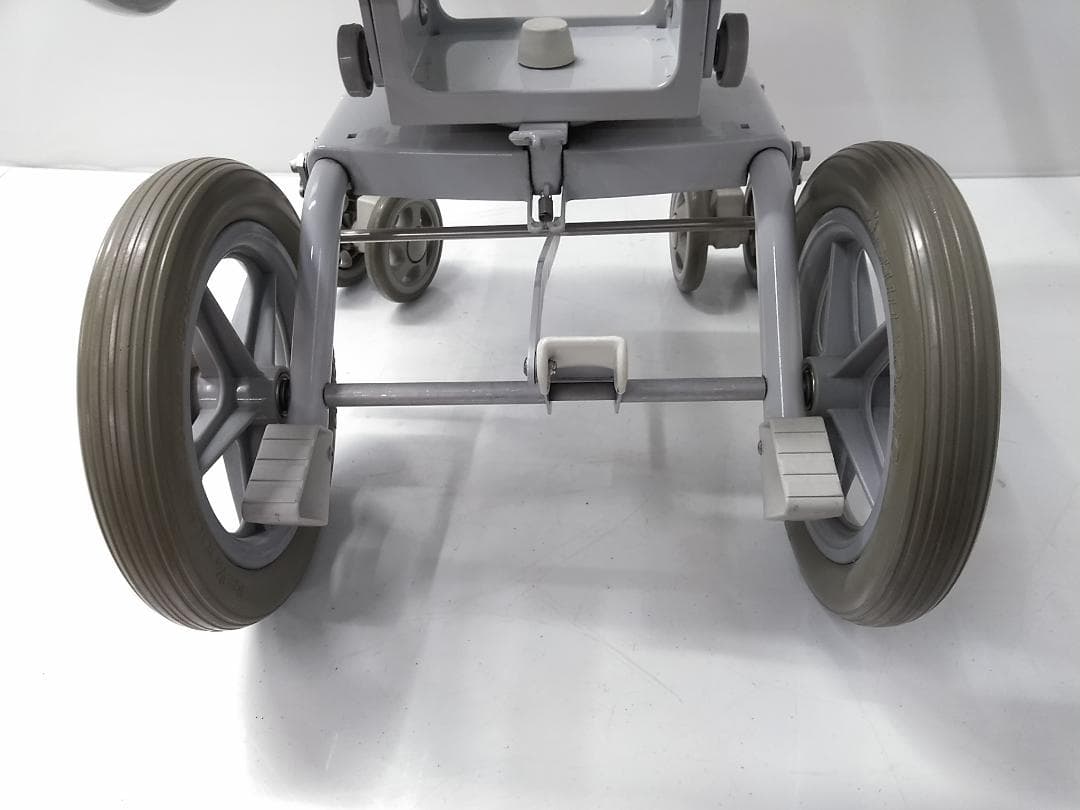 ウチエ 入浴用車椅子 シャワーラク 4輪自在 メッシュ背もたれ ブルー◆