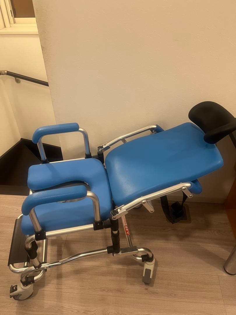 入浴用車いす リクライニングシャワーキャリー