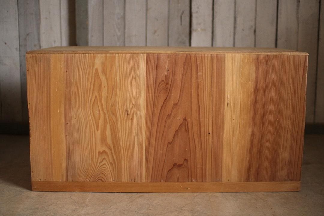 古い木製の引き出し3段　チェスト　桐箪笥