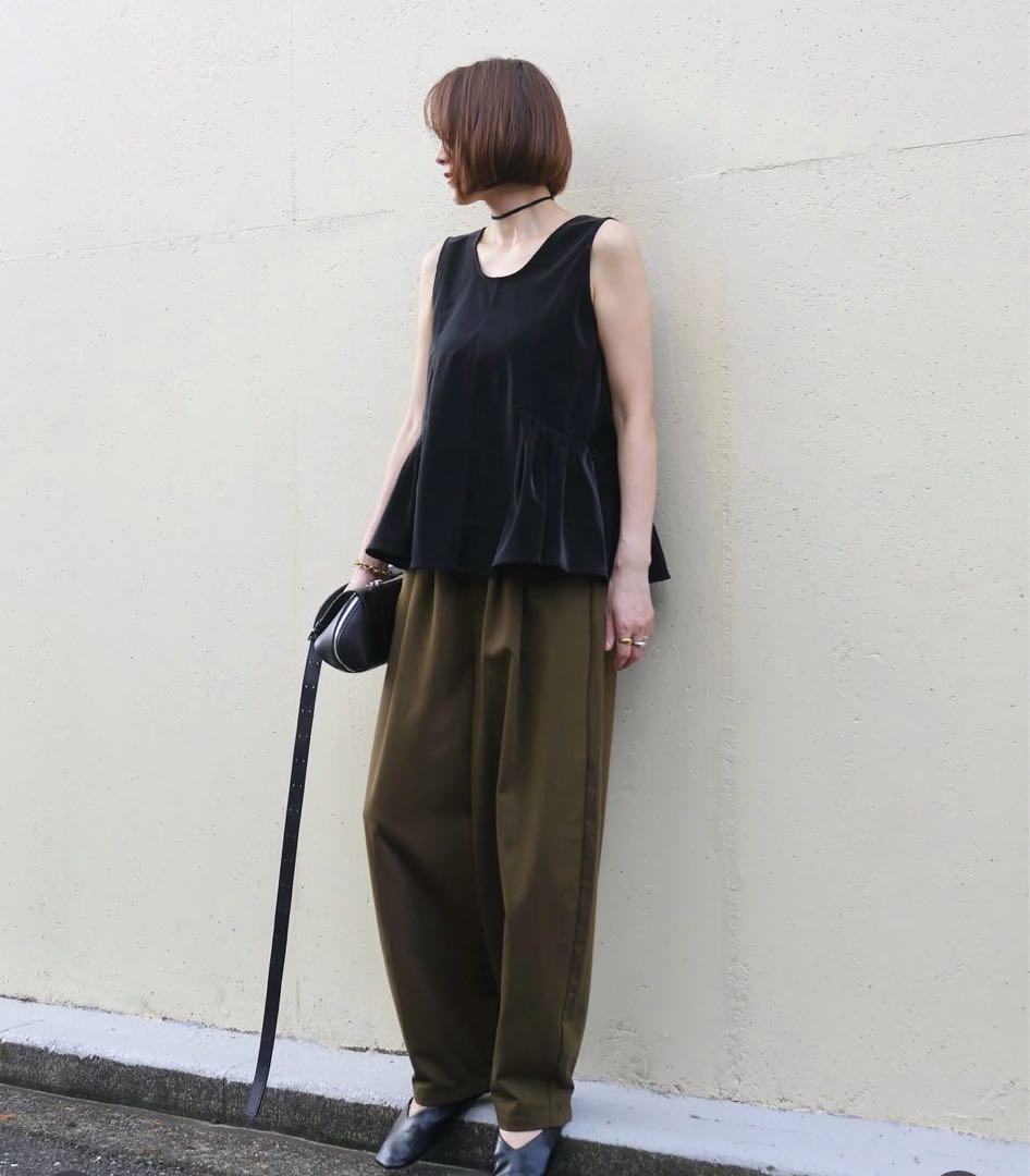 anuke Uneck Peplum Topsブラック