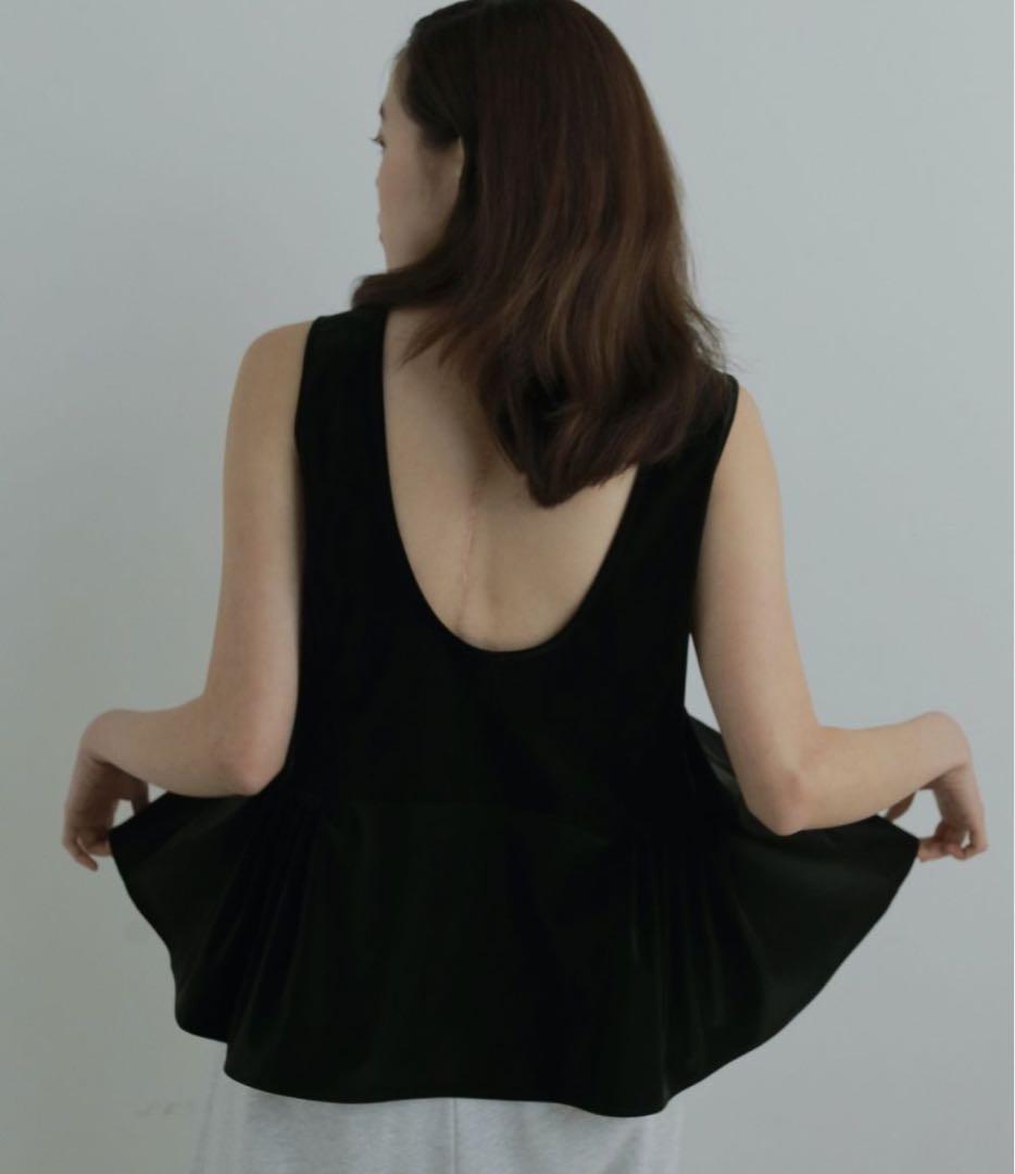 anuke Uneck Peplum Topsブラック