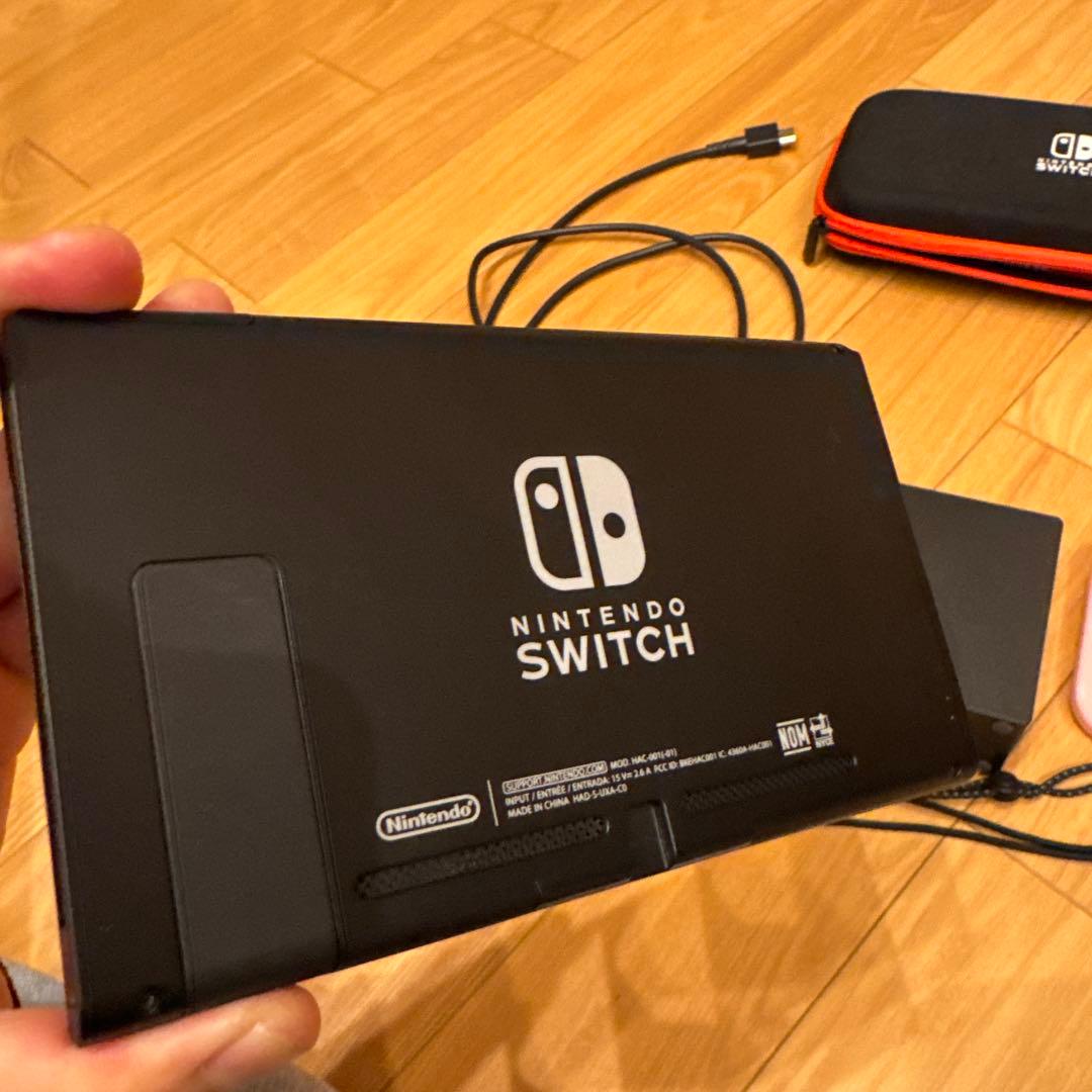 Nintendo Switch 本体　ジャンク品　ケース付き