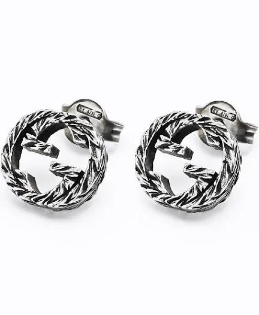 GUCCI シルバー ピアス ロゴ入り