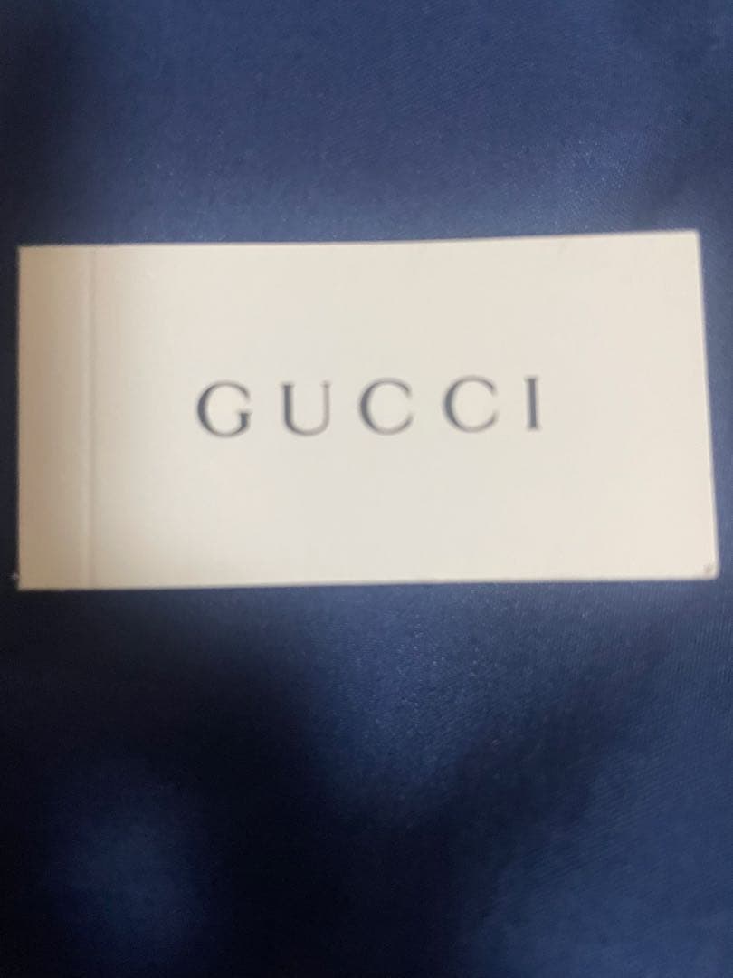 GUCCI シルバー ピアス ロゴ入り