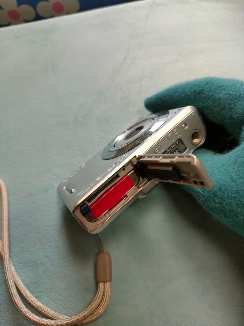 【美品】【動作確認済み】デジタルカメラ　SONY サイバーショットDSC-W35