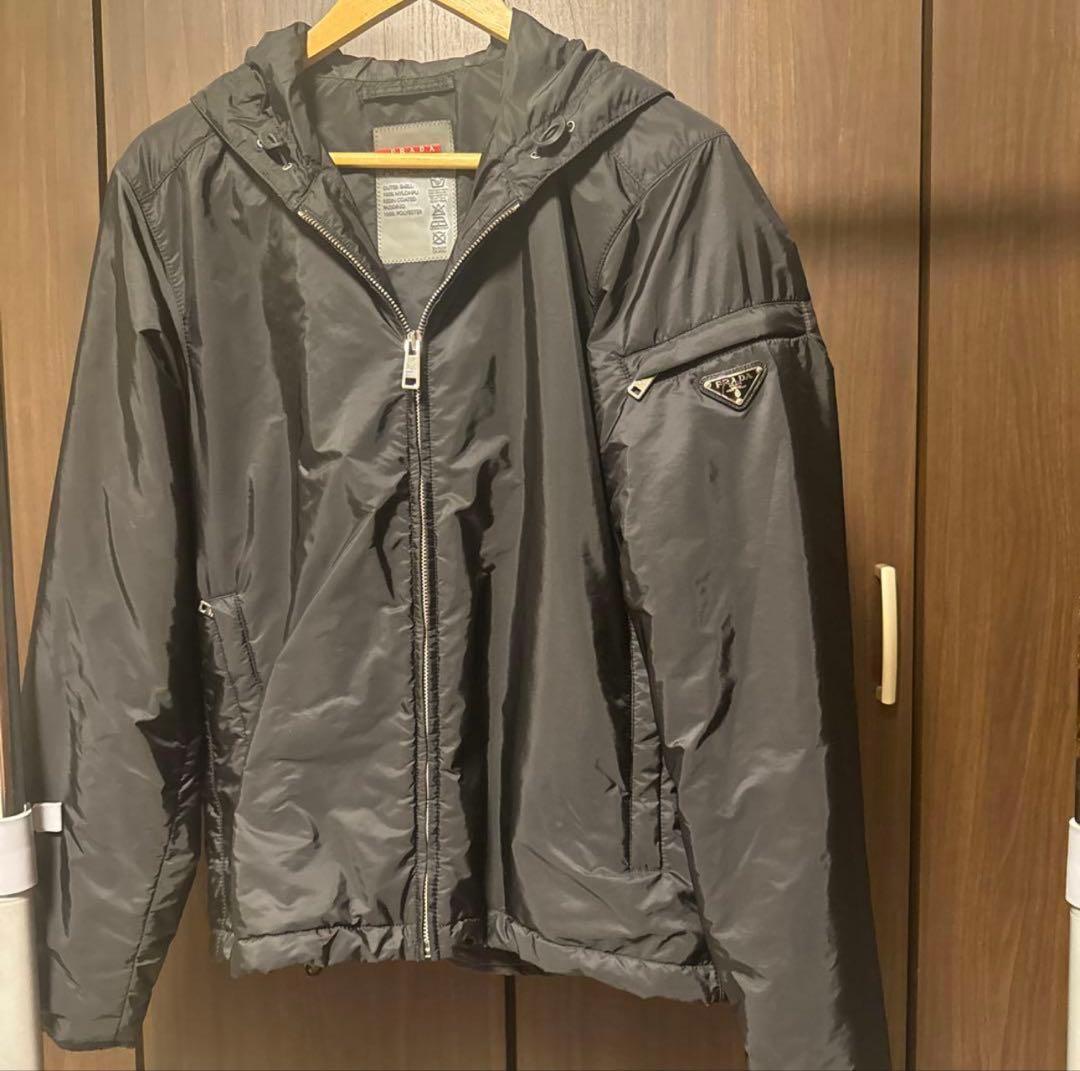 PRADA ブラック ナイロンジャケット フード付き 値段交渉受付ます！