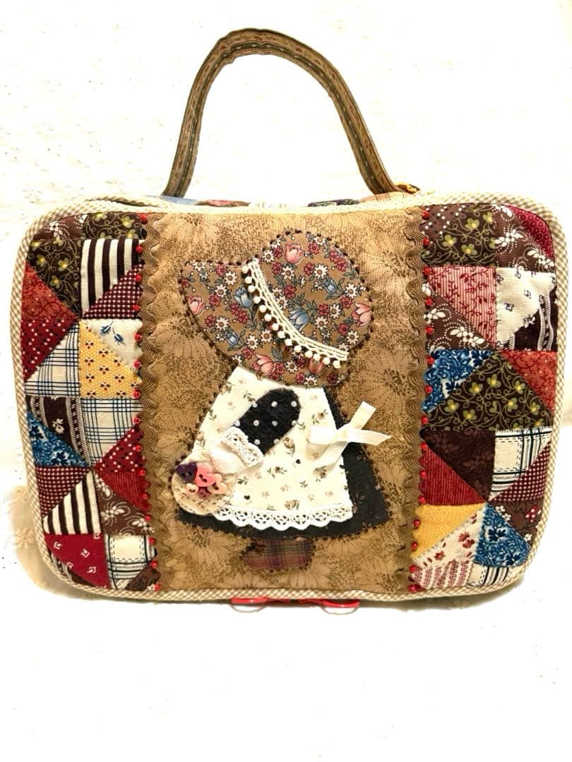 ♡ハンドメイド♡1点限り‼️ スーちゃんカントリーパッチワークBIGバニティポーチ