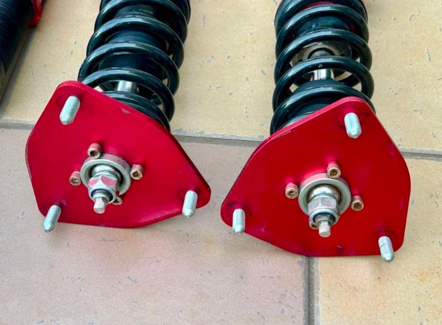 プリウス30　ＺＶＷ30　車高調。