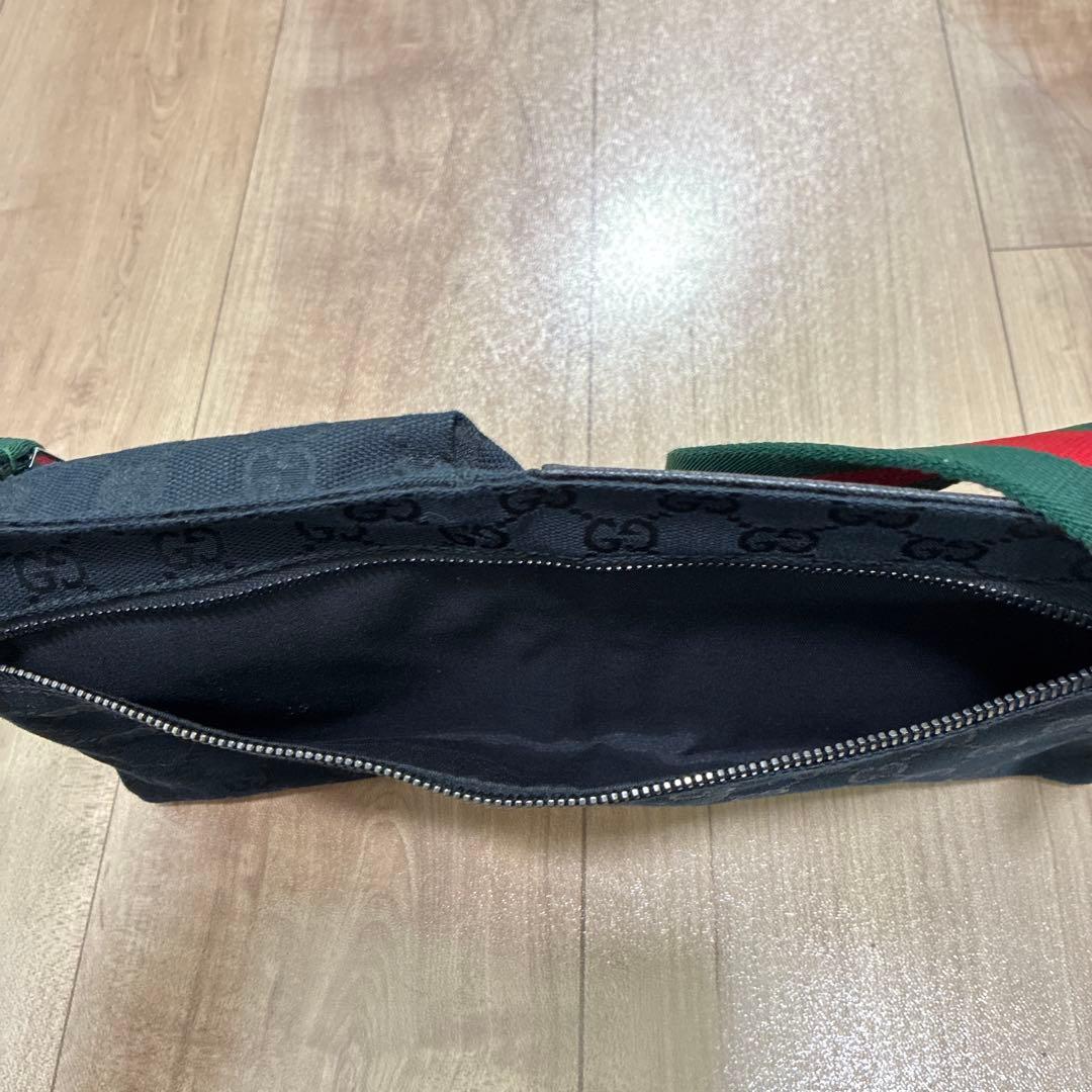 GUCCI ブラック ボディバッグ・ウエストポーチ