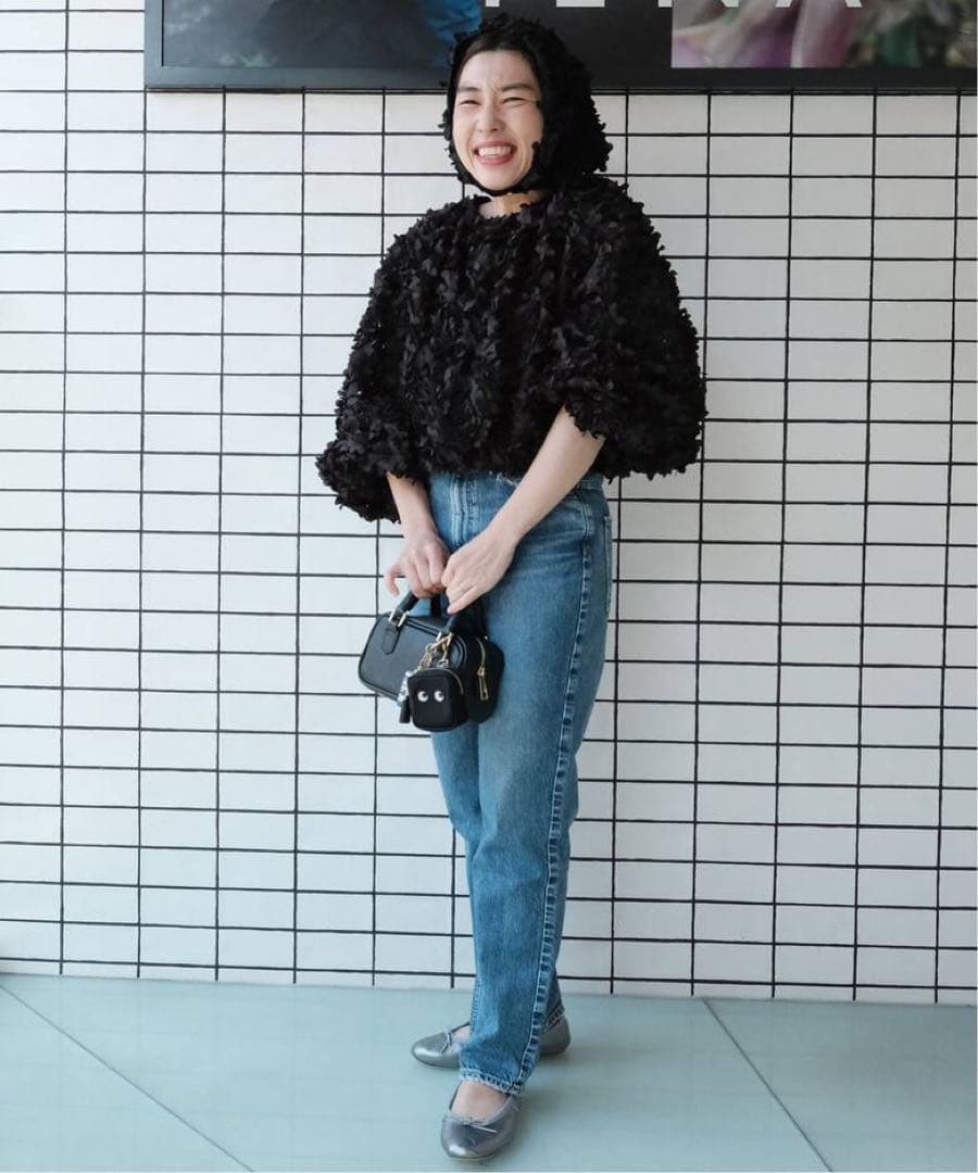 新品同様定価3.5万　メゾンイエナフラワーブラウス