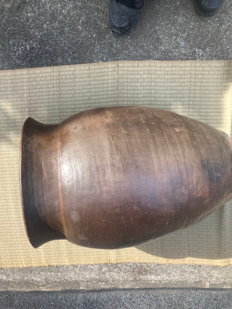 時代物 陶器の大型甕 古い壺 。茶褐色。和モダン 高さ64センチ