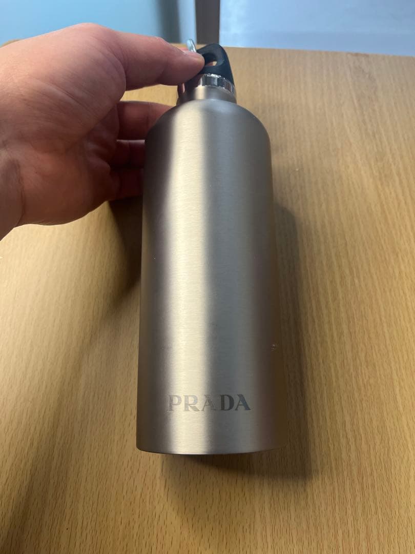 【PRADA 】シルバー ステンレス タンブラー水筒 ウオーターボトル