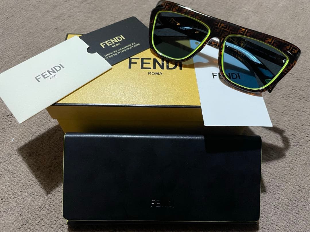 鞠*山様 FENDI サングラス