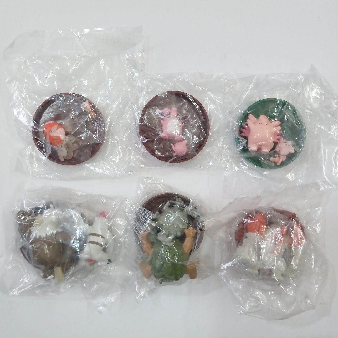 立体ポケモン図鑑　トサキント　ププリン　ピィ　イシツブテ　ナマケロ　レジロック