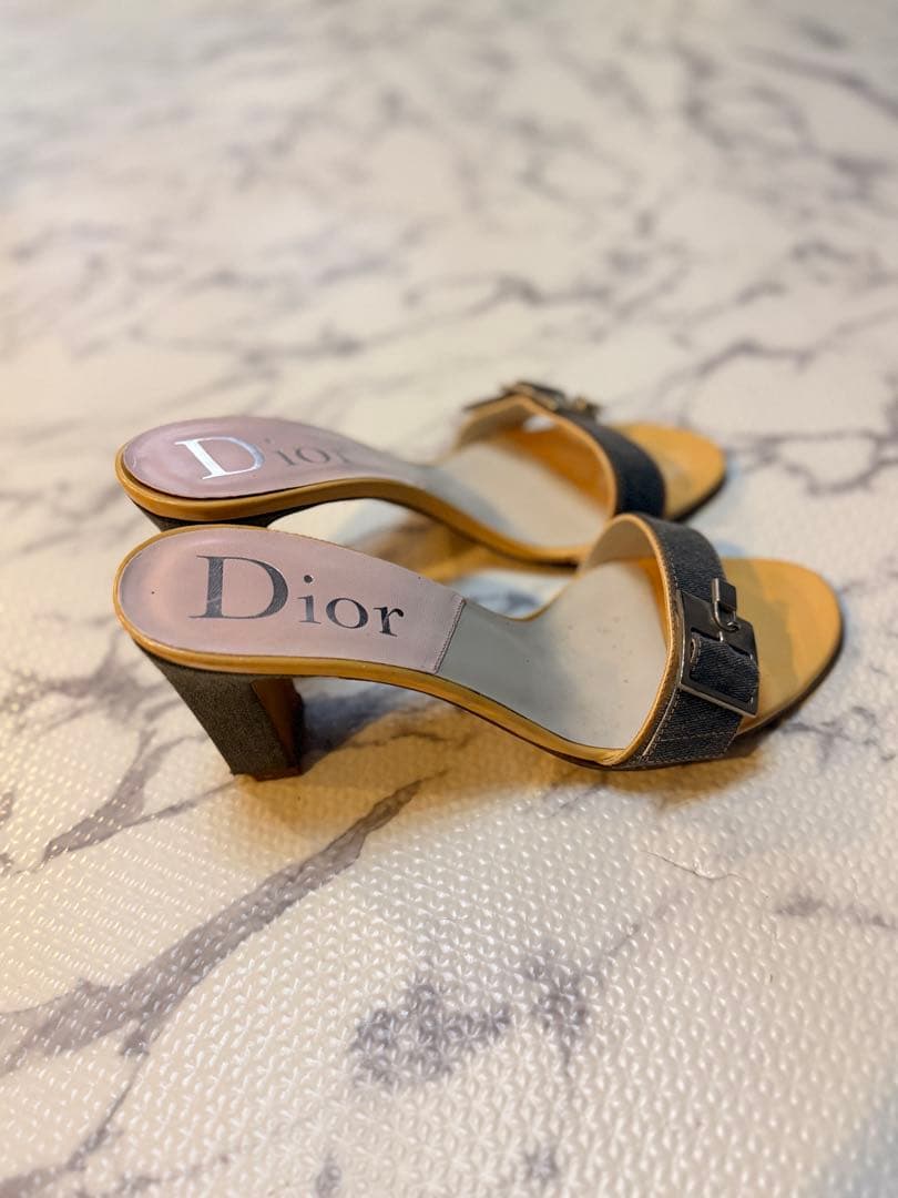 Dior グレー ヒールサンダル バックル付き