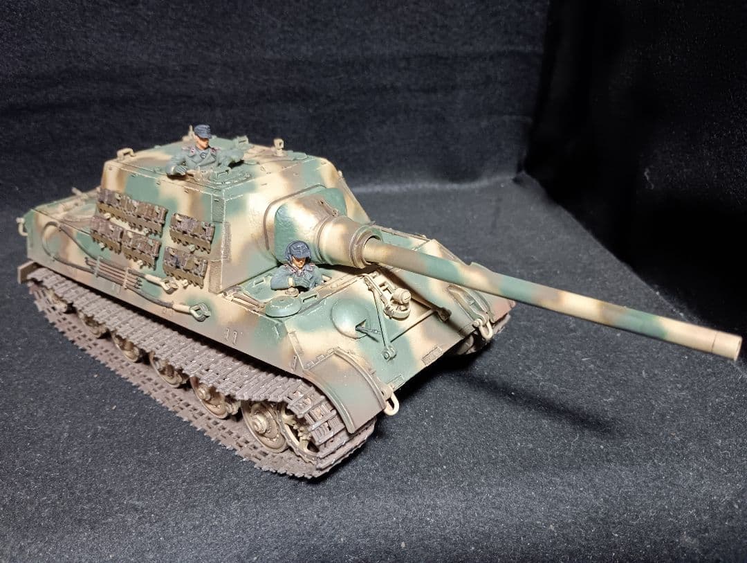 ドラゴン1/35ヤクートタイガー完成品