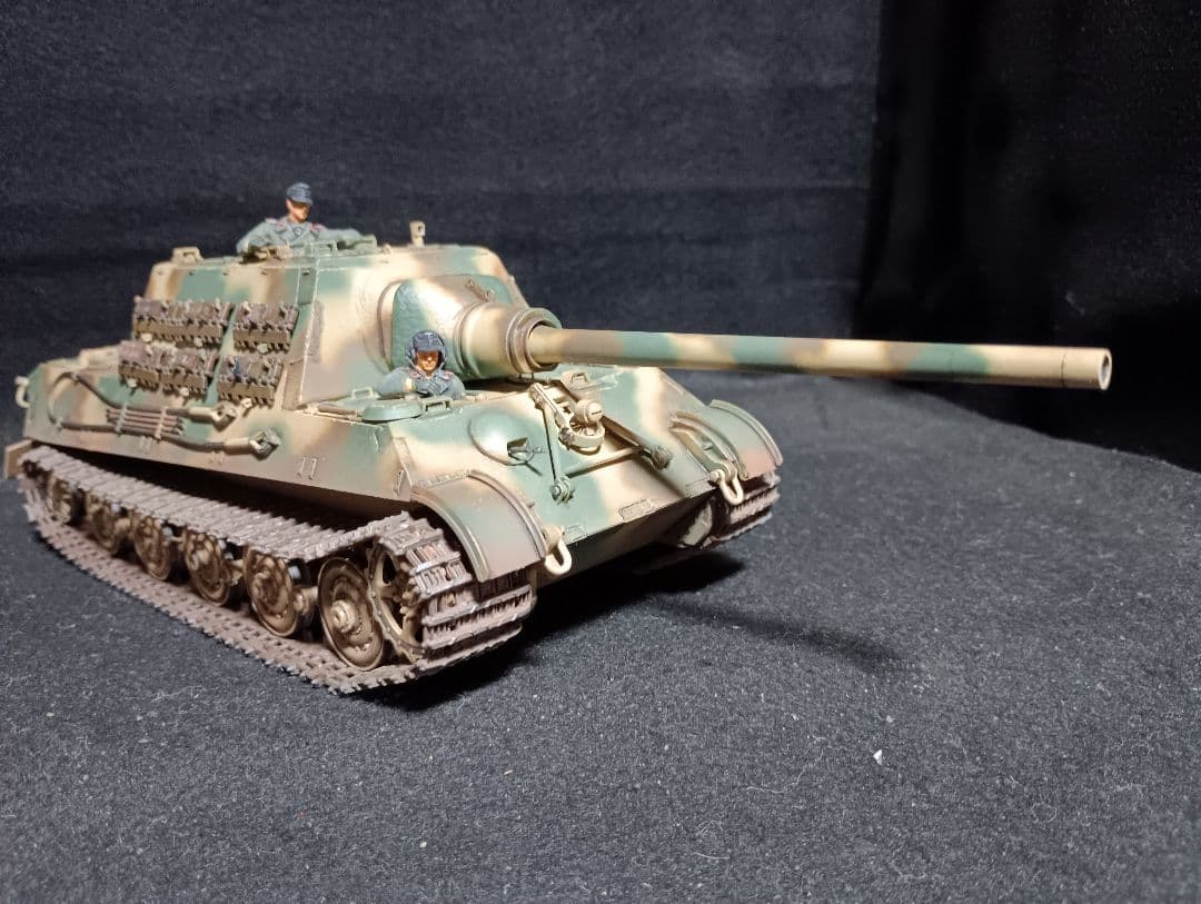 ドラゴン1/35ヤクートタイガー完成品