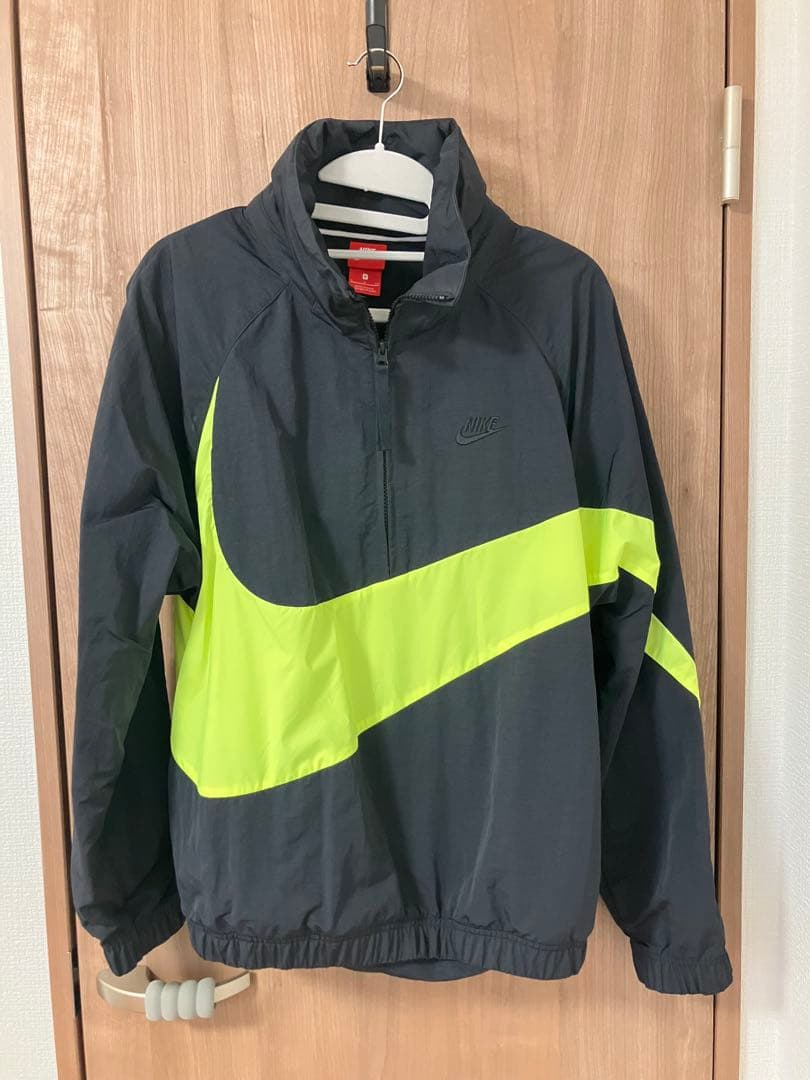 NIKE ビッグスウッシュアノラックジャケットS ブラック×ネオンイエロー