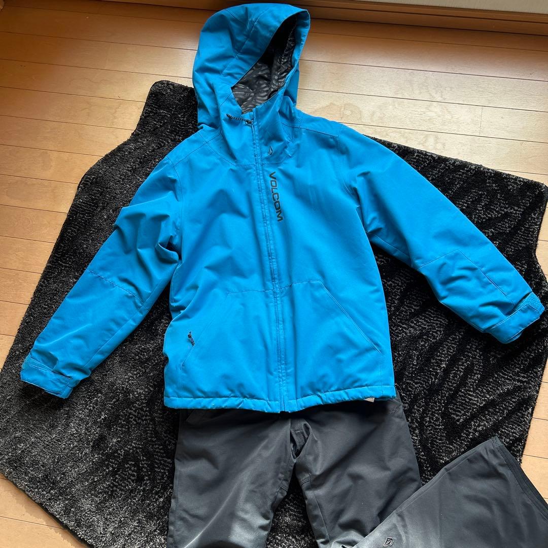 volcomスノーウェア着用３回　 キッズL US１２　 上下セット
