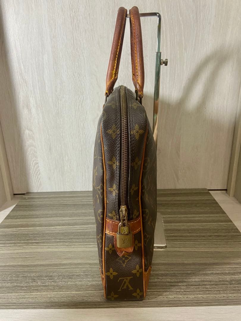 ルイヴィトン　モノグラム ポルトドキュマン　ヴォワヤージュ ビジネスバッグ　茶色