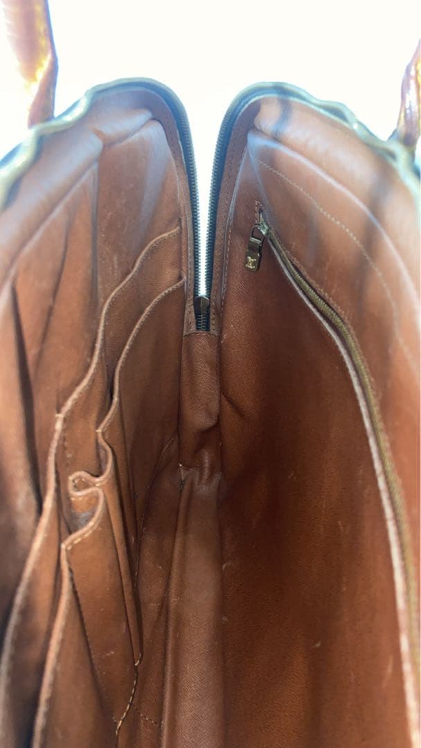 ルイヴィトン　モノグラム ポルトドキュマン　ヴォワヤージュ ビジネスバッグ　茶色