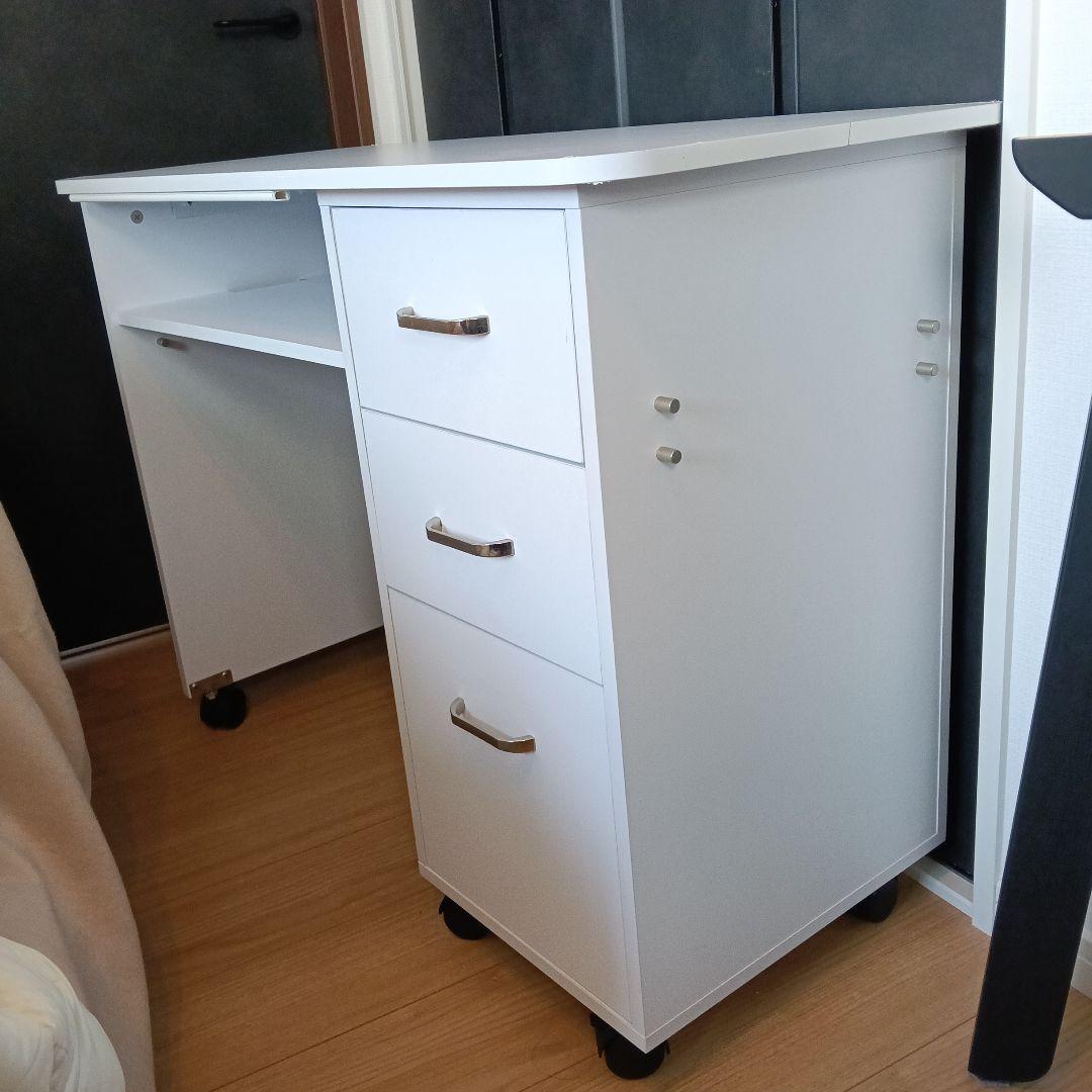 ネイルテーブル