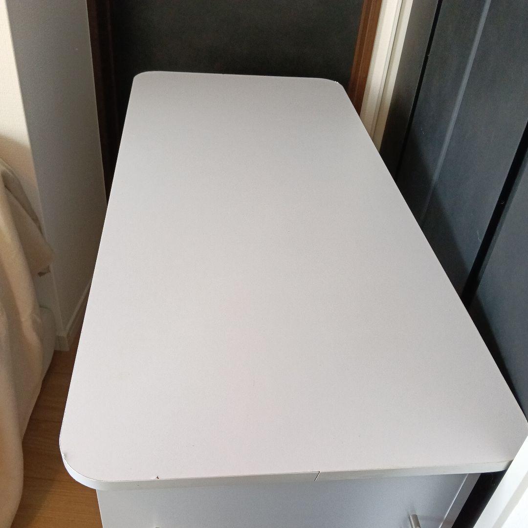 ネイルテーブル