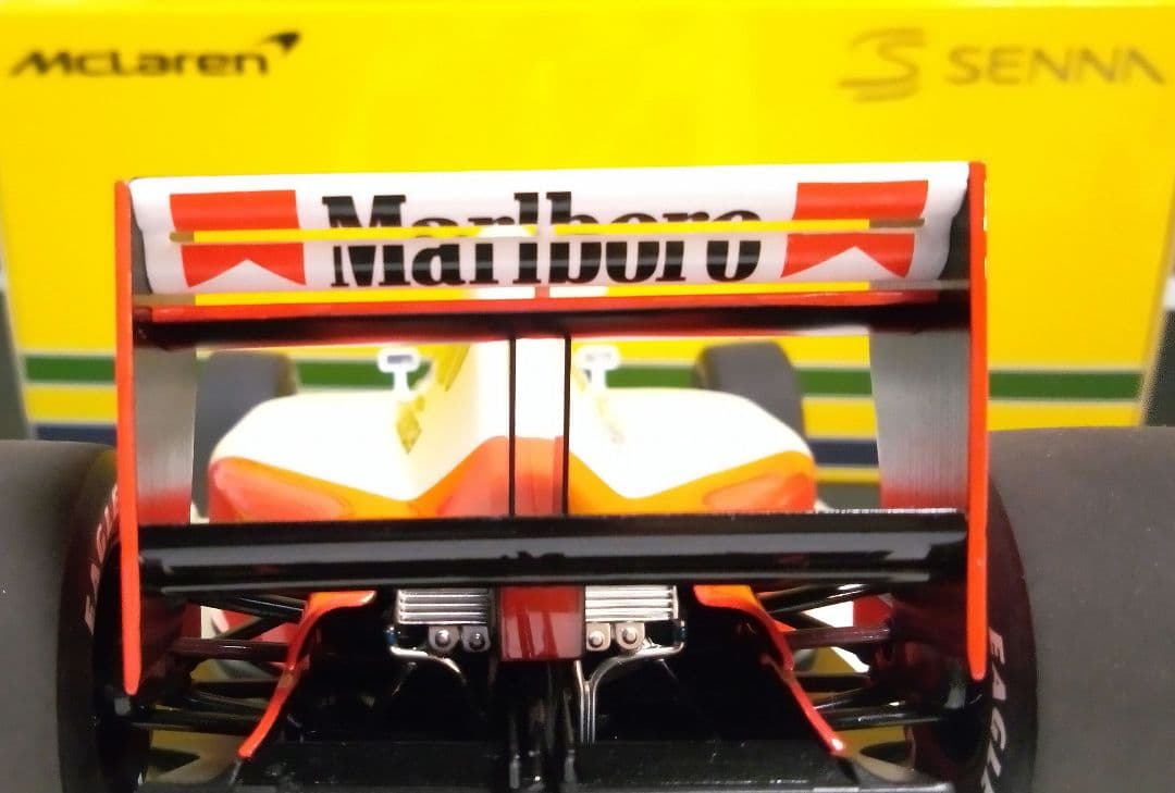 オートアート 1/18 F1 マクラーレン MP4/6 Aセナ Marlboro