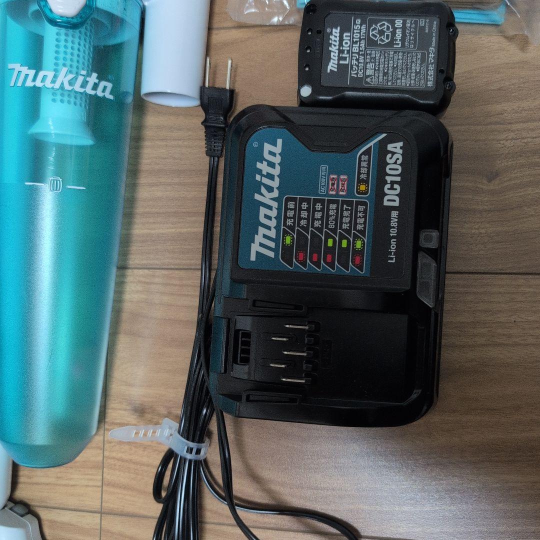 マキタ　コードレス充電式　クリーナー　掃除機　CL107FD