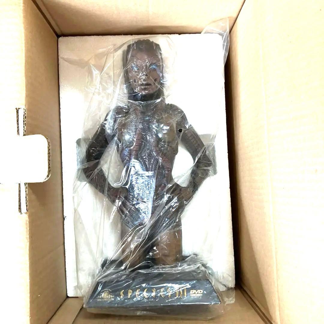 スピーシーズトリロジーフィギュア付 世界初\"サラ”のオリジナル・フィギュア非売品