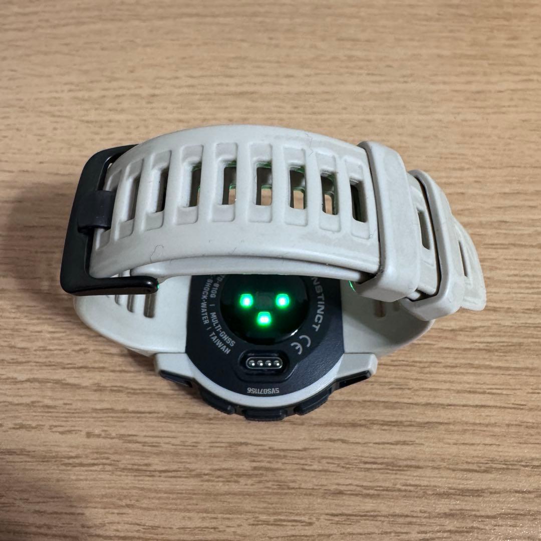 Garmin Instinct Tundra GPSスマートウォッチ