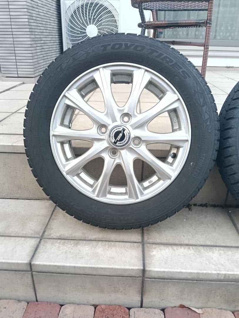 送料込み！梱包済み！2022年製 155/65R14スタッドレスタイヤホイール