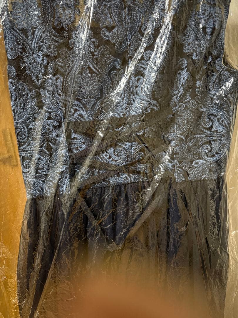 AIMER エメ オーナメント刺繍レースドレス 結婚式 ワンピース