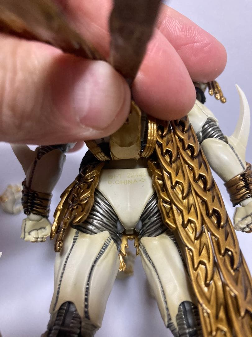 真骨彫　ン・ダグバ・ゼバ