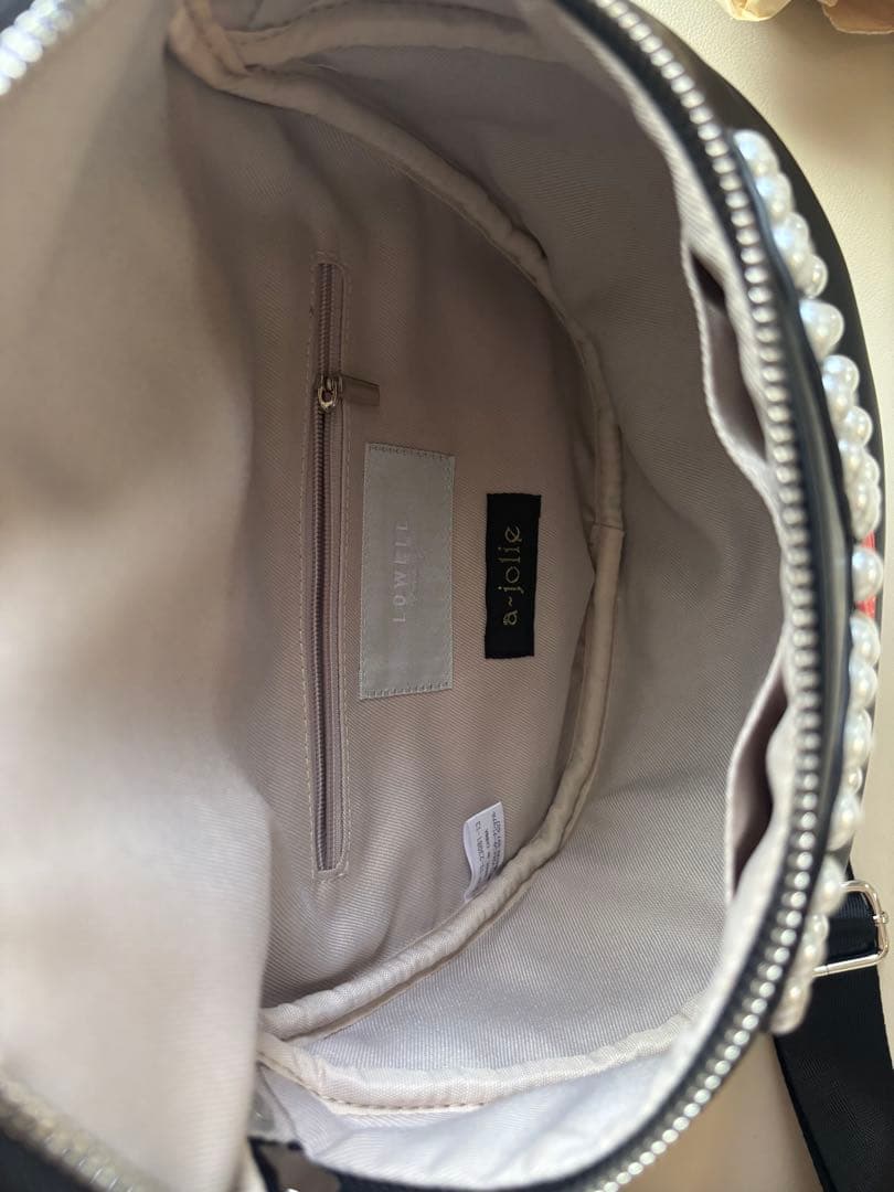 【タグ付き】新品　アジョリーショルダーバッグ ボディバッグ