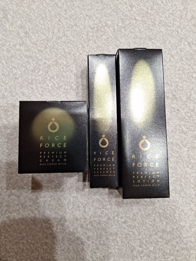 ライスフォース　プレミアムパーフェクトローション・エッセンス・クリームセット