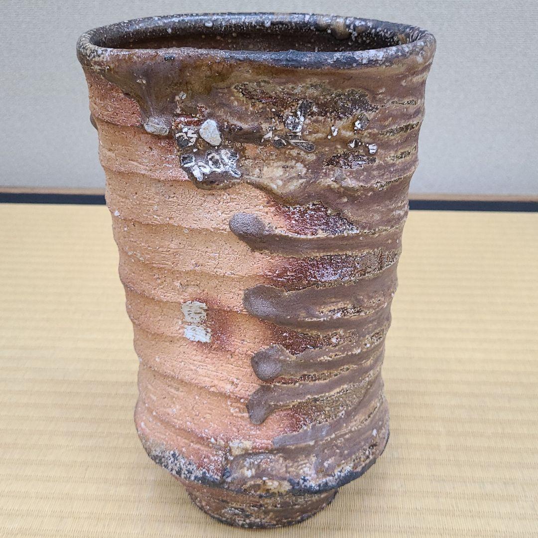 信楽焼 荒川智作 鎬花入 高さ9寸（約27cm） 共箱 本物保証