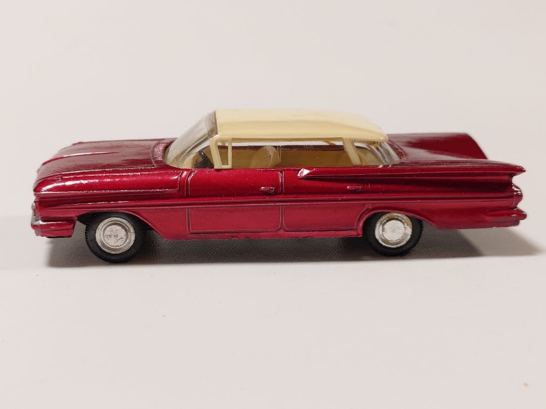 ミニカー BUBY art.1009 CHEVROLET IMPALA POLICIA