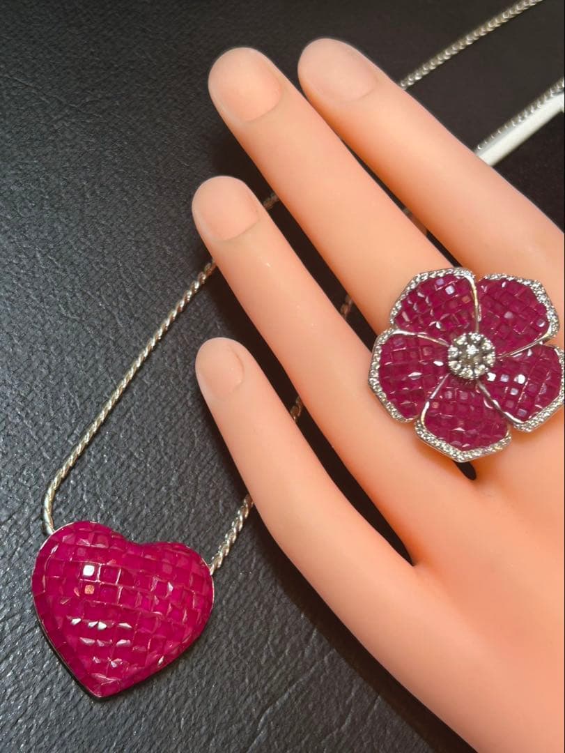 コ*□様 ミステリーセッティングシンセテックルビーデザインリング➕ハートモチーフ