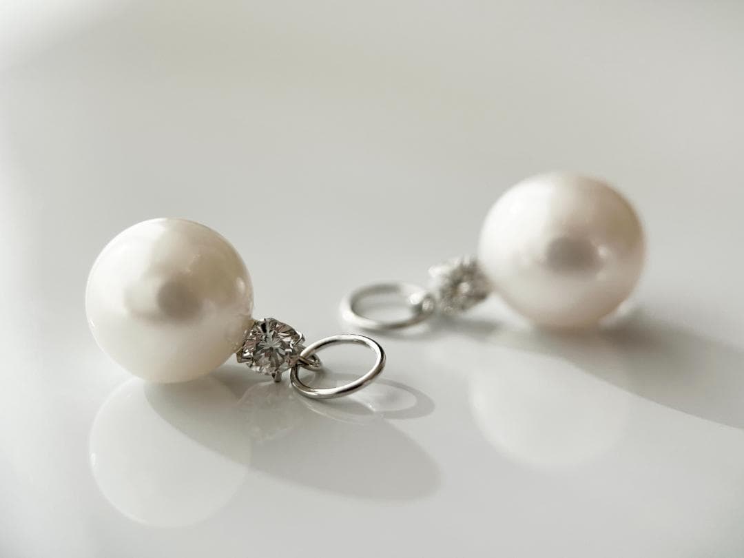 専用◆ K18WG ◆ 天然ダイヤモンド付き あこやチャーム ◆ ピアリング対応