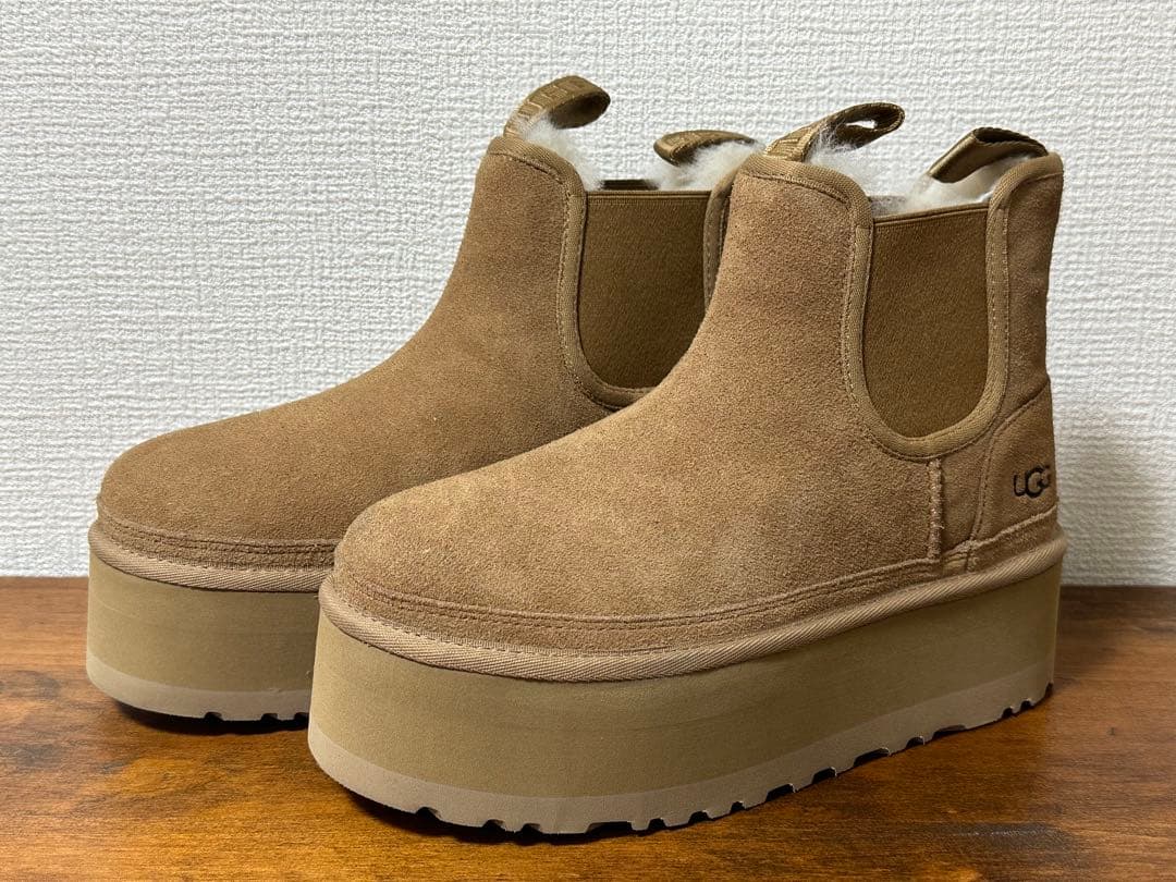 アグ　厚底ムーミンブーツ　ニューメル　プラットフォーム　チェルシー