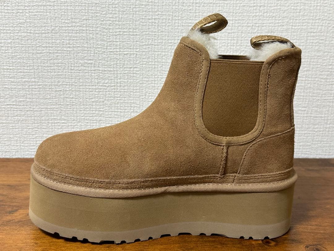 アグ　厚底ムーミンブーツ　ニューメル　プラットフォーム　チェルシー